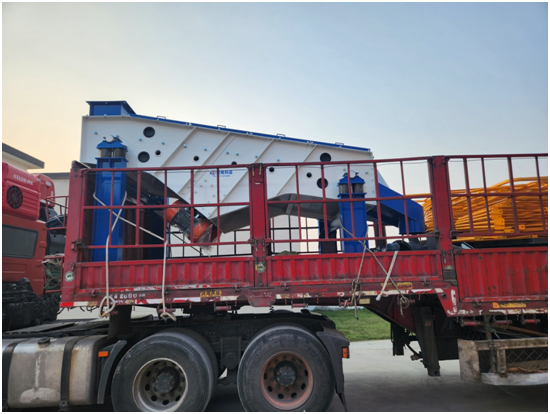 直線(xiàn)篩、方形搖擺篩發(fā)貨